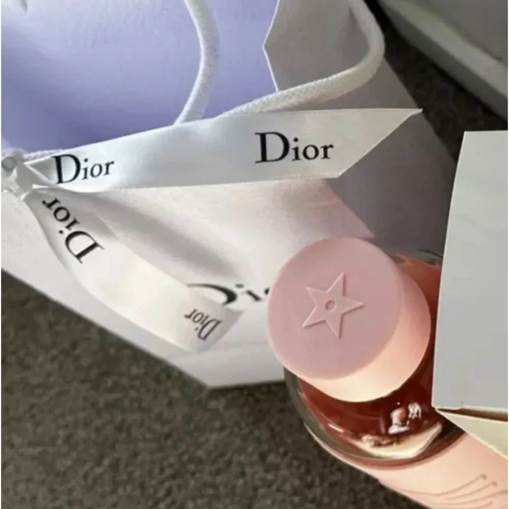 Dior Glass Water Bottle with Pink Silicone Cover - Picture 6 of 6